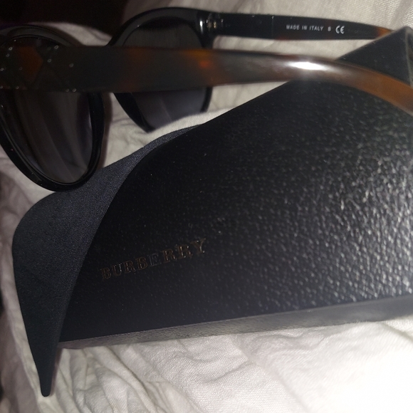 BURBERRY Sunglasses Tortoise Shell - Picture 10 of 11